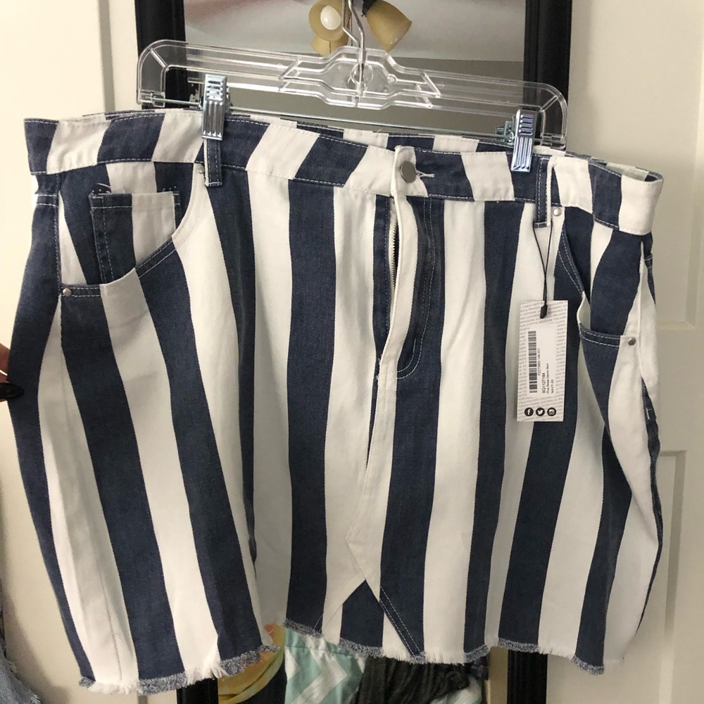 Denim skirt from BOOHOO size 20 NWT